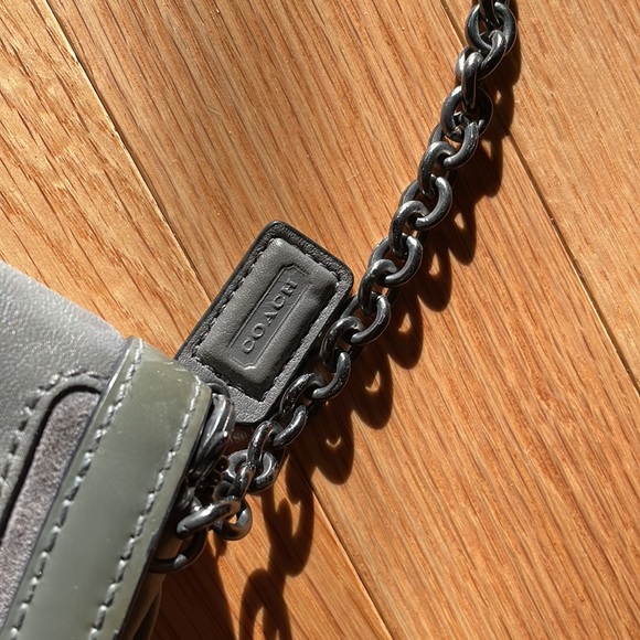 Coach leather mini crossbody chain bag - Picture 3 of 5